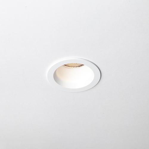 Spot fix trimless white